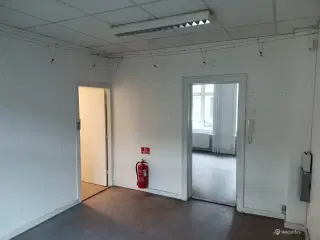 Erhvervslejlighed med egen adresse.