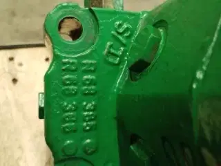 John Deere 1630 Hydraulikpumpe AR103034