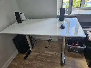 Skrivebord 