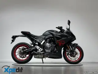 Suzuki GSX-8R