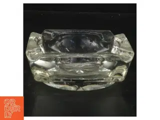 Gennemsigtig glasaskebæger (str. 12 x 12 x 4 cm)