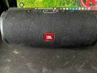 JBL charge 4