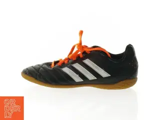 Indendørs fodboldssko fra Adidas (str. 36 og 2 tredjedel)