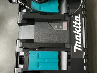 Ubrugt Makita dobbelt batterilader