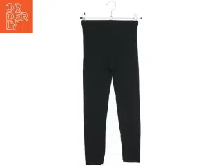 Sorte leggings fra H&M (str. 122)
