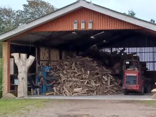 Tørt brænde , klar til brug