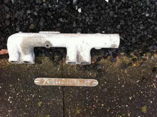  Ferguson 35 Manifold + emblem 