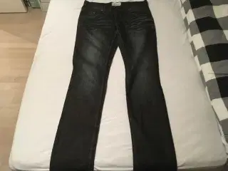Helt nye moderne bukser