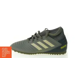 Sko fra Adidas (str. 23 cm)
