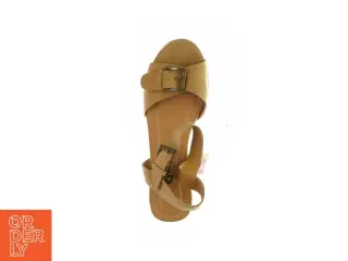 Sko med kilehæl (Str 37 cm)