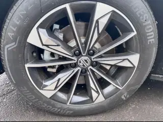 Bridgestone SUV summer tyres 225/55R19 99V  