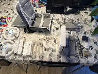 Nintendo wii inkl tilbehør og diverse spil