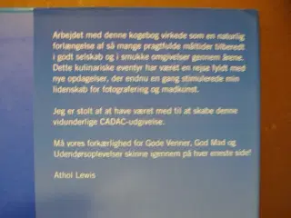 den store udendørs kogebog, red. af elena forno-na
