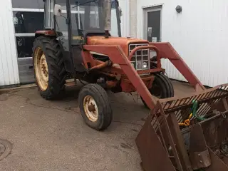 traktor med frontlæsser