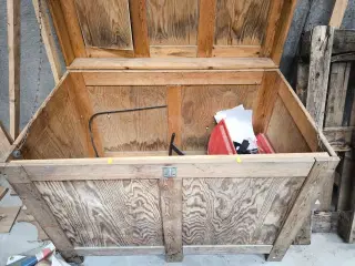 Stor trækasse m. indhold