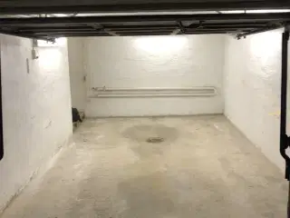 Stor garage på Frederiksberg