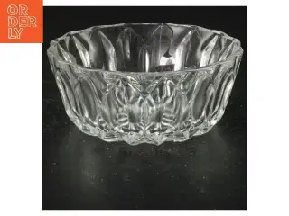 Krystal skål? (str. 11 cm i diameter og 4 cm høj)