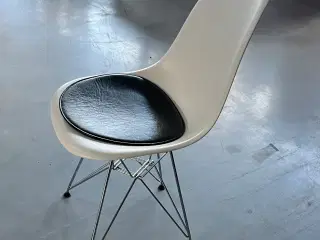 Eames stol 4 stk ( pris for alle 4)