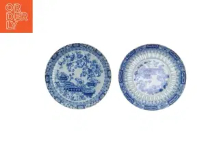 Blå og hvide porcelænstallerkener (str. Ø. 17 cm)