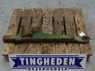 John Deere 2450 R.H. Liftarm AL26679