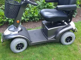 Elscooter / El-scooter  nyserviceret og klar til b