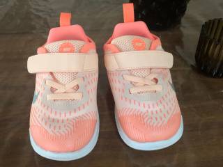 Nike sneakers str 25