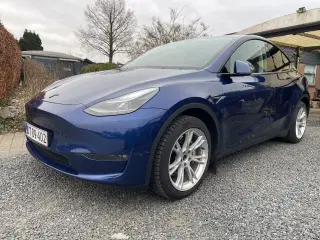 Tesla Model Y  Long Range AWD