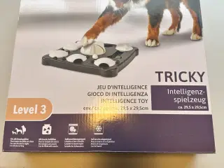 Tricky Aktivitetslegetøj til hunde og katte sælges