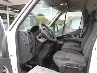 Renault Master III T33 2,3 dCi 145 L2H2 Kassevogn