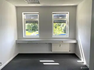 Få dit eget kontor til kun kr. 3.000.- pr. md.