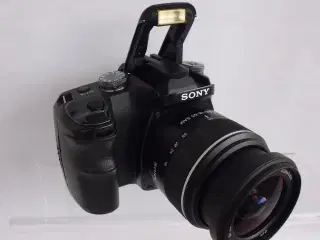 Sony A-100 m/org.Sony  18-55 mm 10,2 Mp.