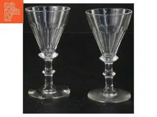 2 vinglas glas (str. 11,5x6 cm)