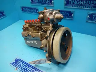 New Holland TR75 Brændstofpumpe P5229