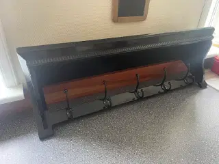 Knagerække m. 5 knager.