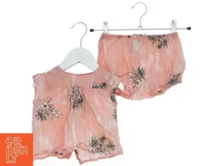 Sæt til småbørn med bluse og bloomers fra MarMar (str. 74)