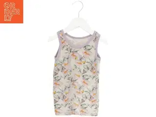 Ærmeløs bluse med sommerfugleprint (str. 92)