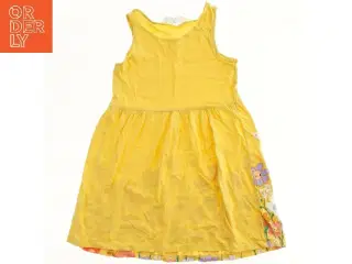 Børnekjole med blomsterprint fra H&M (str. 122)