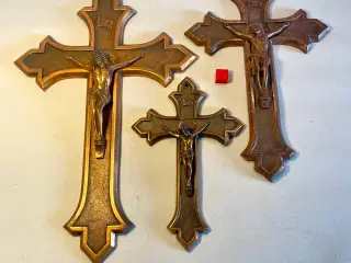 Krucifiks, metal kors