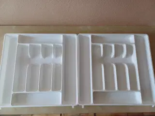 Bestikbakker 2 stk. nye / ubrugte i hvid plast