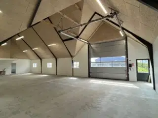330 m2 Showroom