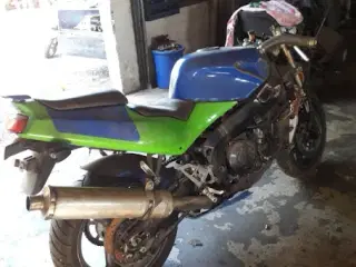 Kawasaki 750 Donercykel