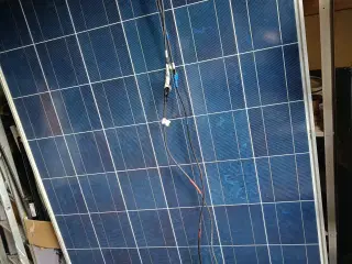 Solcelle anlæg med inverter og 2 batterier 