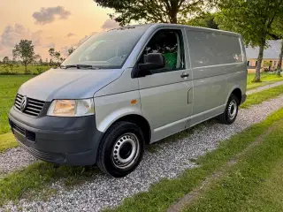 VW Transporter 1,9 TDi 104 Kassevogn kort 4d