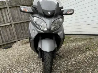 SUZUKI BURGMAN AN 650