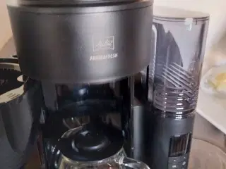 Kaffemaskine med kværn
