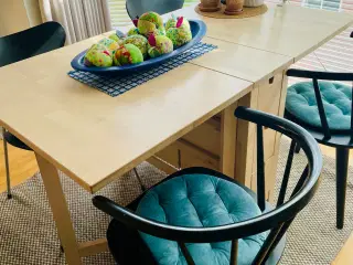  Spisebord (IKEA) med 6 skuffer og 2 klapper