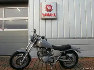 Suzuki DR 400