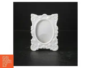 Hvid porcelæns billedramme (str. 13x10 cm)