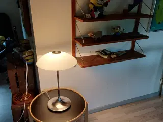 Stor og stilfuld bordlampe ø36