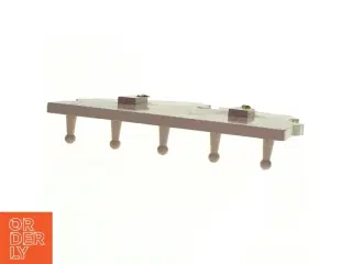 Børneknagerække med bamsemotiv (str. 28 x 19 cm)